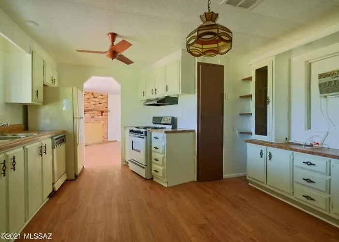 Homestay Charming Set Within Its Own Oasis Marana